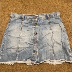 FOREVER 21 DENIM SKIRT WORN ONCE !!
